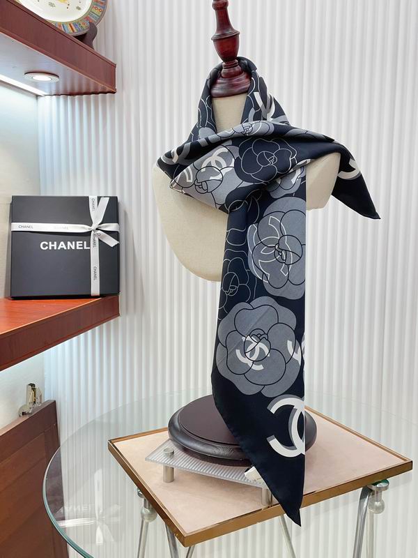Chanel silk scarf 90X90cm E13 (1)